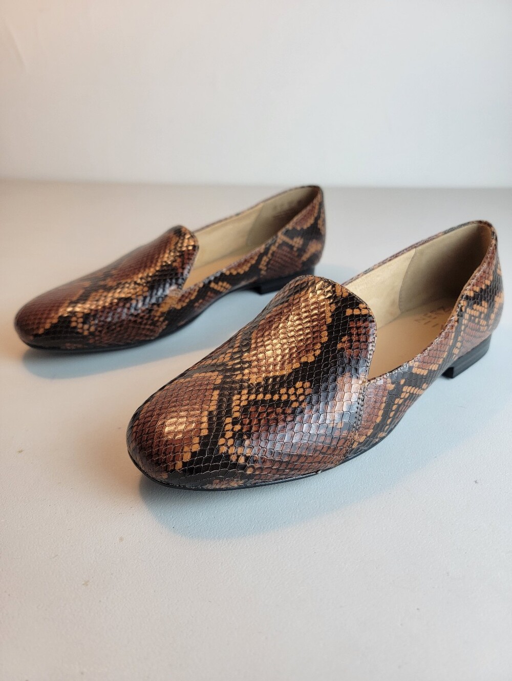 Naturalizer Women's Emiline Leather Loafers Brown Snake Embossed Sz 8 Wide - Picture 3 of 10